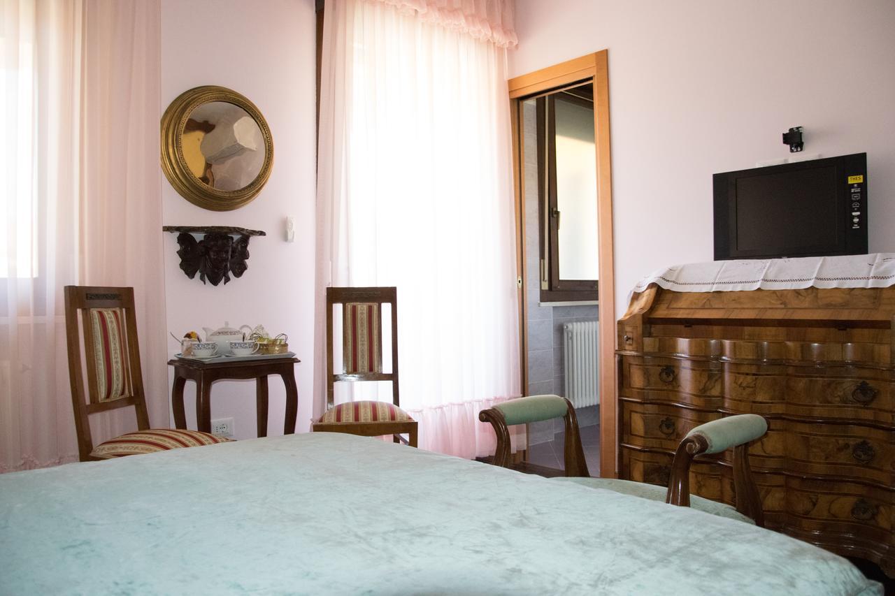 B&B Il Glicine Fiorito Венеция-Лидо Экстерьер фото